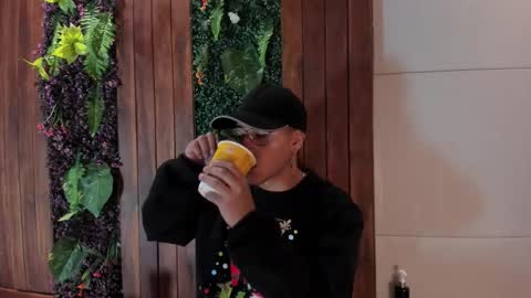 Andy Joy  online show from December 4, 11:28 am