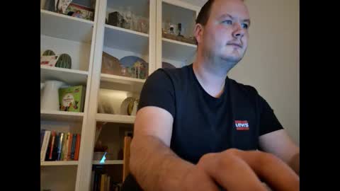 ShortyfromS online show from December 9, 6:02 am