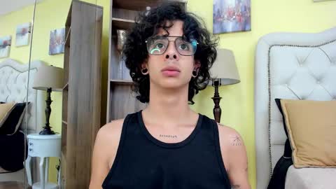 andyxibrat online show from December 15, 7:33 pm