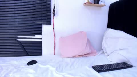 angel_boy0 online show from June 3, 9:53 pm