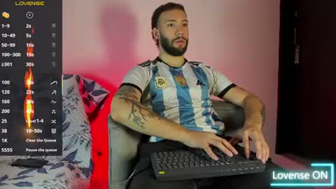 angel_kyrozz online show from July 2, 7:09 pm