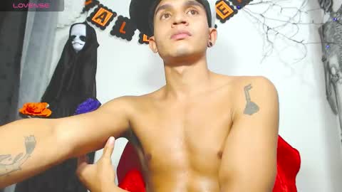Snapshot of angel_latinboy chatting on October 24, 12:24 am Angel online show from October 24, 12:24 am