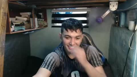 Snapshot of angel_rafael chatting on January 21, 8:33 am angel_rafael online show from January 21, 8:33 am