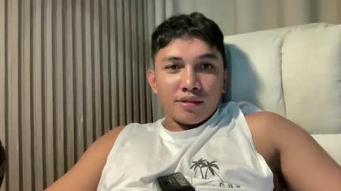 Snapshot of angel_rafael chatting on January 23, 10:01 am angel_rafael online show from January 23, 10:01 am