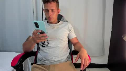 angel_riveras online show from March 7, 3:04 am