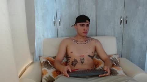 angelbacker22 online show from January 21, 5:16 pm