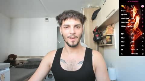 Snapshot of angelfrank chatting on October 22, 12:20 pm Frankie  online show from October 22, 12:20 pm