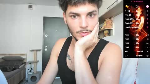 Snapshot of angelfrank chatting on October 23, 12:30 pm Frankie  online show from October 23, 12:30 pm