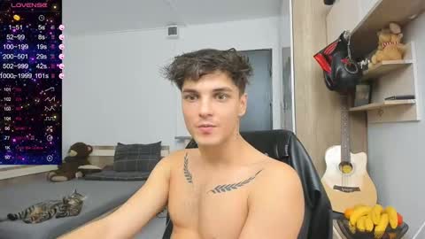 Snapshot of angelfrank chatting on December 2, 3:45 pm Frankie  online show from December 2, 3:45 pm