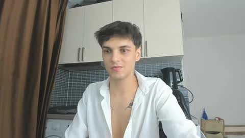Snapshot of angelfrank chatting on March 11, 12:54 am Frankie  online show from March 11, 12:54 am