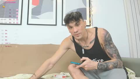 Snapshot of angelfrank chatting on February 11, 5:40 pm Frankie  online show from February 11, 5:40 pm