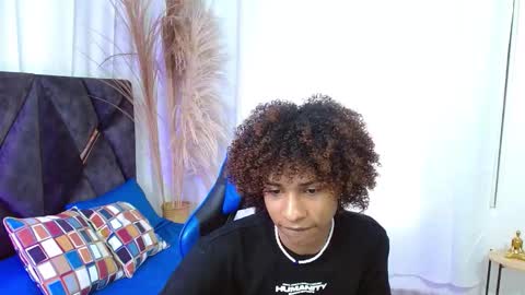 Angel online show from November 4, 9:38 pm