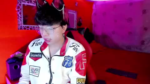 Snapshot of angellonfire chatting on October 12, 4:39 am Angel  online show from October 12, 4:39 am