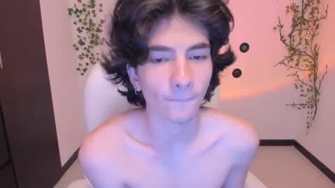 Snapshot of angelo_duarte chatting on October 25, 9:49 pm Angel online show from October 25, 9:49 pm