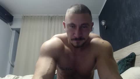  ------- SEX SHOW WITH GUYS AND GIRLS  MUSCLE SHOW online show from November 18, 6:22 pm