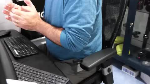 D online show from October 10, 3:06 pm