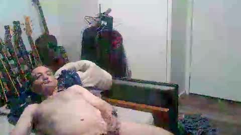 Snapshot of anssyboy696 chatting on October 11, 5:17 pm anssyboy696 online show from October 11, 5:17 pm