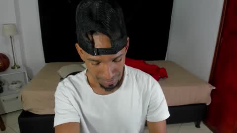 Snapshot of anthoy_wayans chatting on October 21, 12:25 am       online show from October 21, 12:25 am