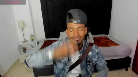 Snapshot of anthoy_wayans chatting on January 15, 11:30 pm       online show from January 15, 11:30 pm