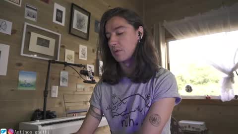 Snapshot of antinoo_gnothi chatting on March 6, 1:03 pm Antinoo Gnothi online show from March 6, 1:03 pm