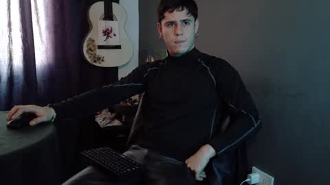 antonnello_ online show from March 29, 7:14 pm