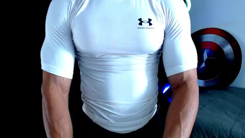 Instagram miguelangel1802  online show from February 2, 6:56 am