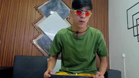 anyelo_sexyhot online show from February 9, 11:47 am