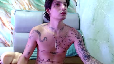 Snapshot of apolo01_ chatting on February 23, 5:36 pm Apolo online show from February 23, 5:36 pm