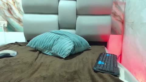 Snapshot of apolo01_ chatting on October 23, 12:25 am Apolo online show from October 23, 12:25 am