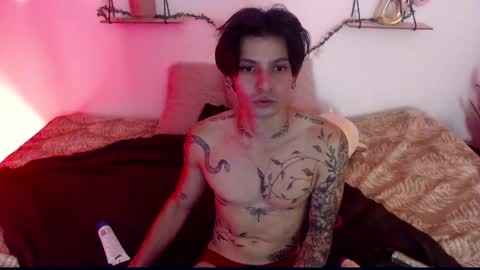 Snapshot of apolo01_ chatting on January 6, 4:02 pm Apolo online show from January 6, 4:02 pm