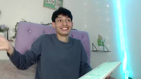 Snapshot of apolo01_ chatting on March 2, 4:47 pm Apolo online show from March 2, 4:47 pm