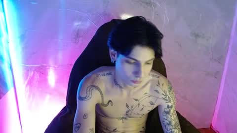 Snapshot of apolo01_ chatting on September 11, 7:24 pm Apolo online show from September 11, 7:24 pm