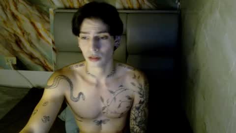 Snapshot of apolo01_ chatting on September 22, 6:51 pm Apolo online show from September 22, 6:51 pm