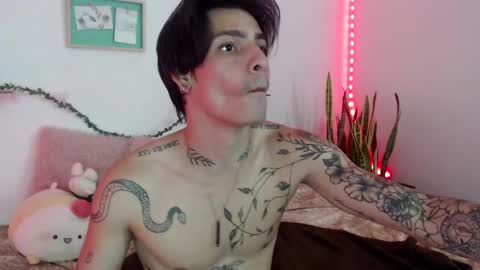 Snapshot of apolo01_ chatting on January 1, 5:00 pm Apolo online show from January 1, 5:00 pm