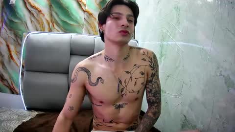 Snapshot of apolo01_ chatting on February 3, 4:41 pm Apolo online show from February 3, 4:41 pm