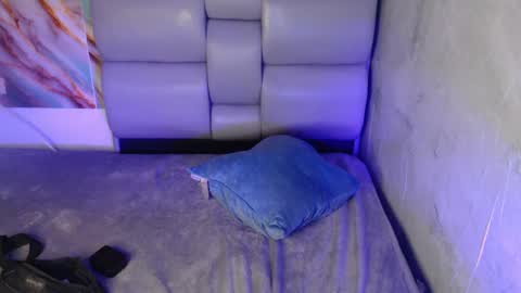 Snapshot of apolo01_ chatting on October 1, 7:29 pm Apolo online show from October 1, 7:29 pm