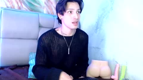 Snapshot of apolo01_ chatting on February 21, 4:48 pm Apolo online show from February 21, 4:48 pm