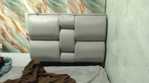 Snapshot of apolo01_ chatting on October 19, 2:38 am Apolo online show from October 19, 2:38 am