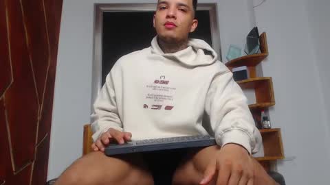 AquilesElpapi online show from February 25, 12:55 pm