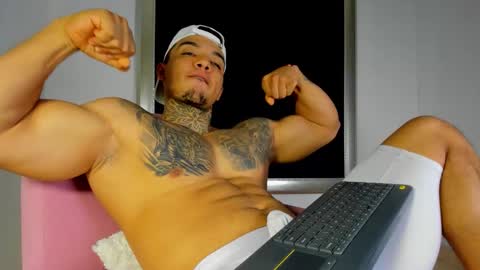 AquilesElpapi online show from October 9, 2:38 am