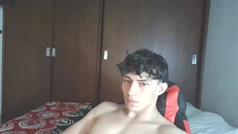 Snapshot of ares_aestheticgod chatting on October 26, 11:40 pm Ares D online show from October 26, 11:40 pm