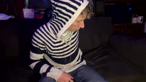 Snapshot of argabright chatting on February 23, 12:43 pm argabright online show from February 23, 12:43 pm