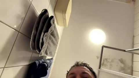 armyskater32 online show from March 15, 9:10 pm