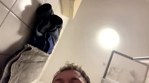 Snapshot of armyskater32 chatting on October 17, 8:35 pm armyskater32 online show from October 17, 8:35 pm