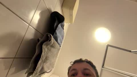 armyskater32 online show from April 13, 9:04 pm