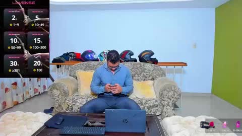 arnold sexy hot98 online show from October 6, 10:09 am