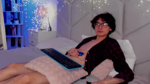 Arnold online show from December 15, 4:04 pm