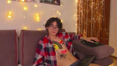 Arnold online show from December 26, 2:01 am