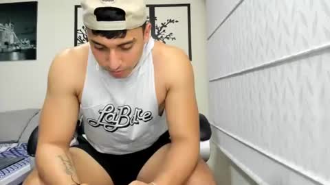 Snapshot of aron647 chatting on February 12, 2:56 am Aron-lake fit online show from February 12, 2:56 am