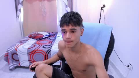 Aaron online show from April 20, 8:33 pm